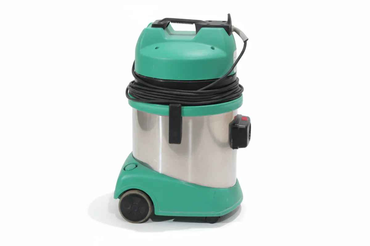 Aspirateur Professionnel Eau et Poussière